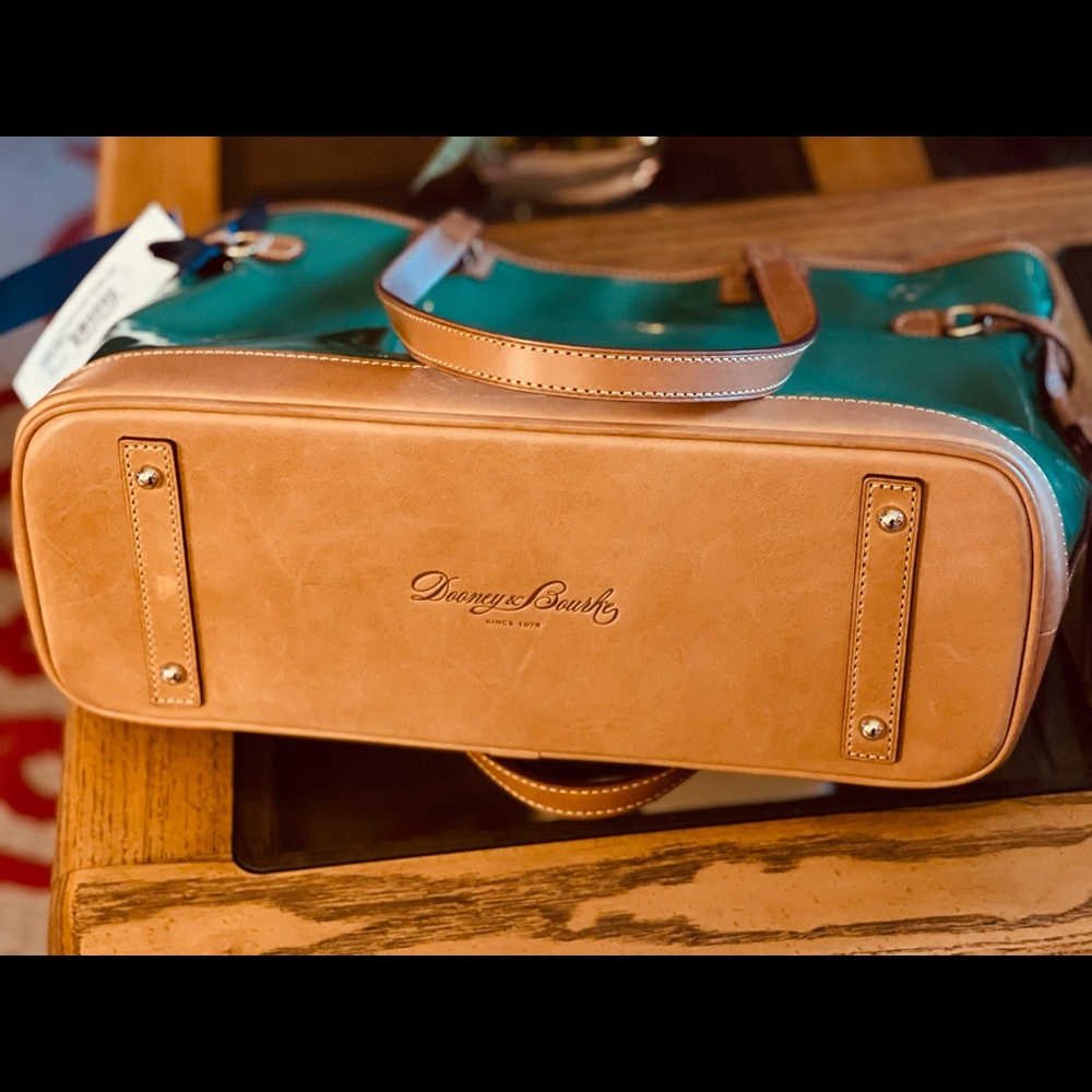 Dooney & Bourke Handbag 💚 - Picture 4 of 16